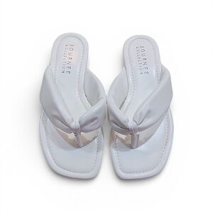 Journee Collection Kyleen Tru Comfort Foam Flip Flop Puffy Sandals white size 9